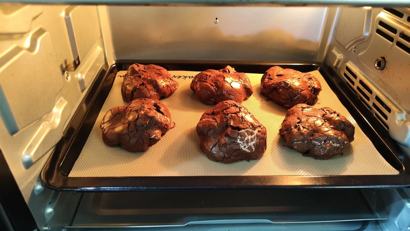 คุกกี้ช็อกชิป — Choc-Chip Cookies