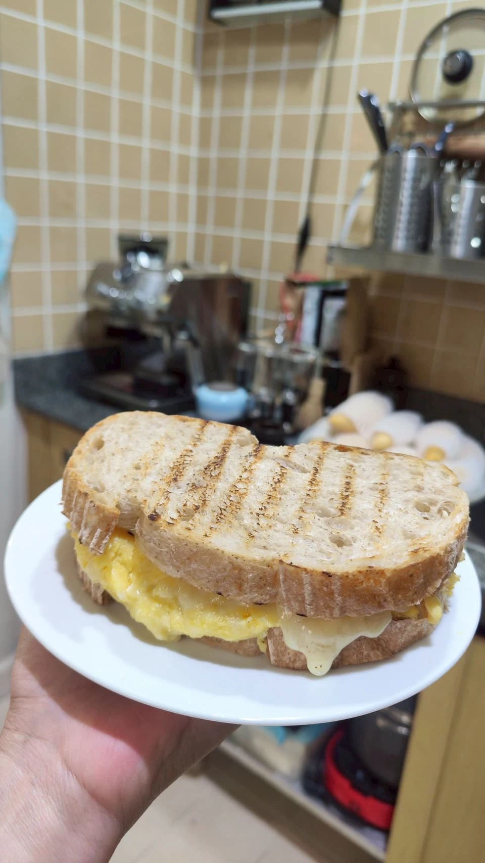 แซนด์วิชไข่ย่าง — Grilled Egg Sandwich